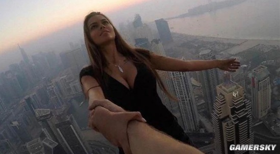 极致比例的身体 俄罗斯“亡命女神”身材惹火