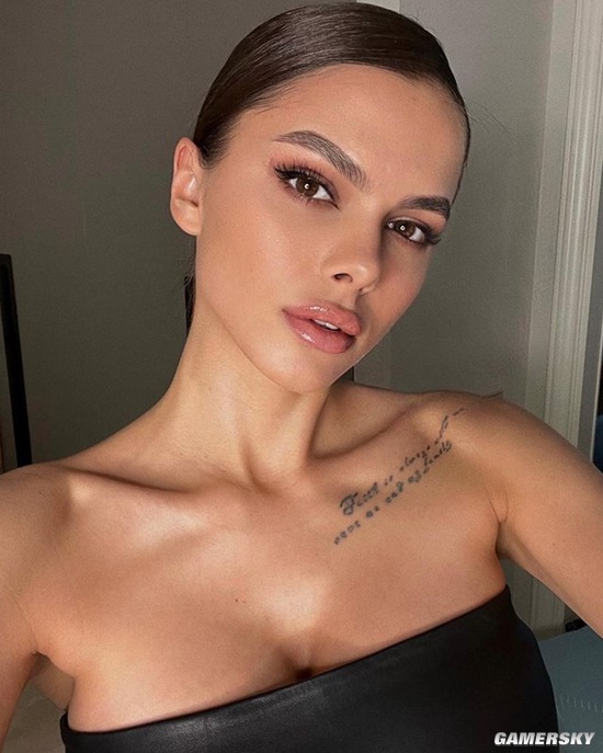 极致比例的身体 俄罗斯“亡命女神”身材惹火