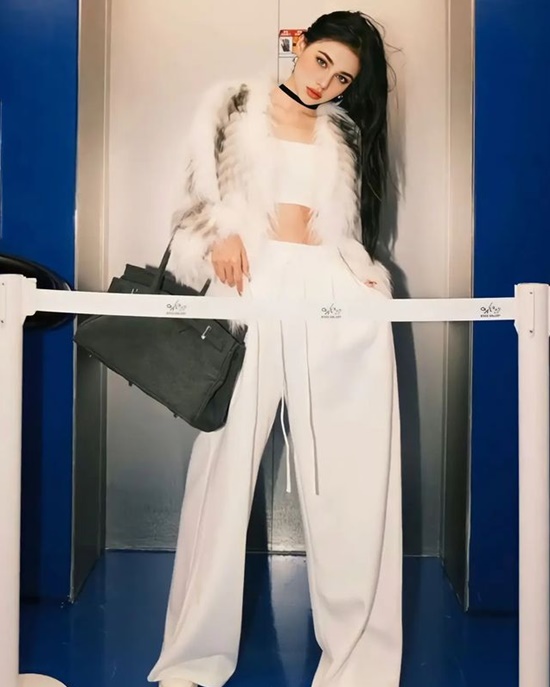 绝顶的颜值和身材 俄罗斯网红模特美貌突破次元壁