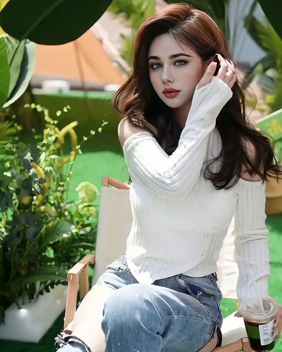 绝顶的颜值和身材 俄罗斯网红模特美貌突破次元壁