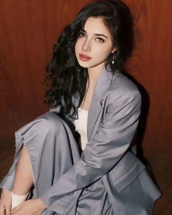 绝顶的颜值和身材 俄罗斯网红模特美貌突破次元壁