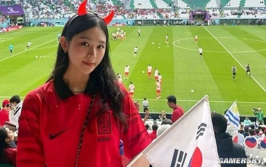 看球的同时也看“球” 2022世界杯女球迷集锦