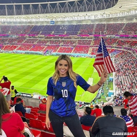 看球的同时也看“球” 2022世界杯女球迷集锦