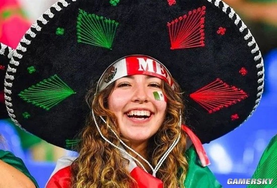 看球的同时也看“球” 2022世界杯女球迷集锦