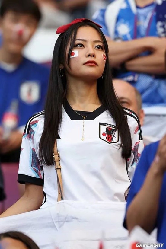 看球的同时也看“球” 2022世界杯女球迷集锦