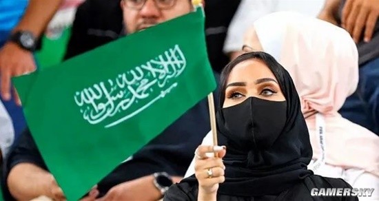 看球的同时也看“球” 2022世界杯女球迷集锦