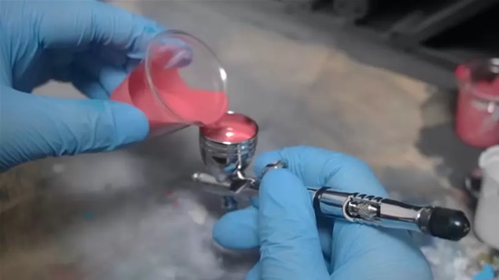 日本写真女星东云海拼《水星魔女》魔灵高达 还自制了涂装