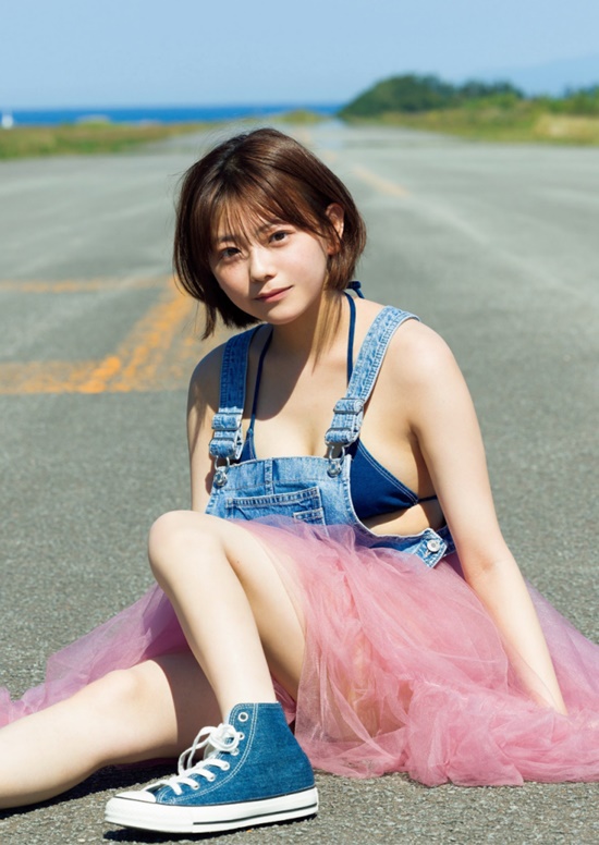 20岁短发邻家学妹 日本网红转型写真女星的大熊杏优