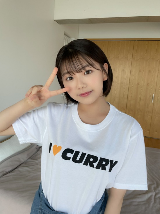 20岁短发邻家学妹 日本网红转型写真女星的大熊杏优