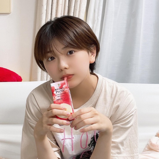 20岁短发邻家学妹 日本网红转型写真女星的大熊杏优