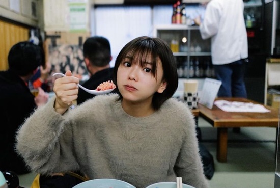 20岁短发邻家学妹 日本网红转型写真女星的大熊杏优