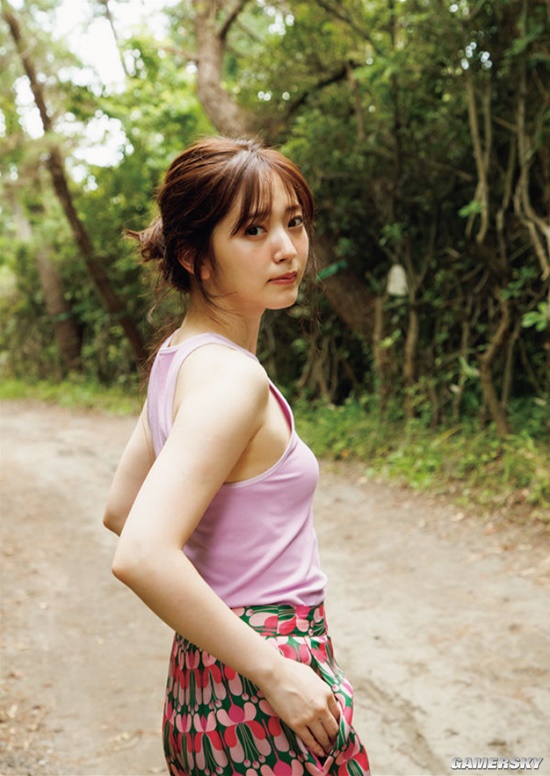 可盐可甜人美声甜 满足幻想的日本女星铃木爱理