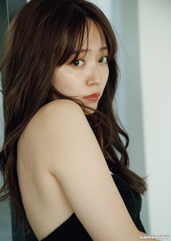 可盐可甜人美声甜 满足幻想的日本女星铃木爱理