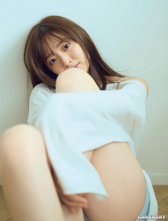 可盐可甜人美声甜 满足幻想的日本女星铃木爱理