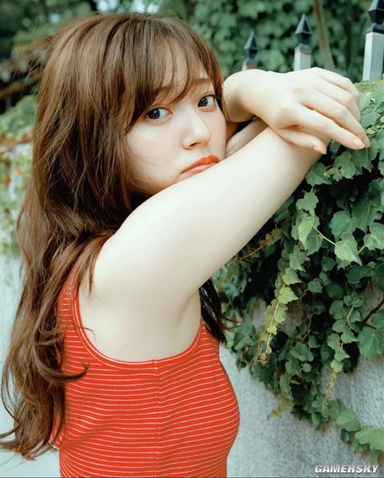 可盐可甜人美声甜 满足幻想的日本女星铃木爱理