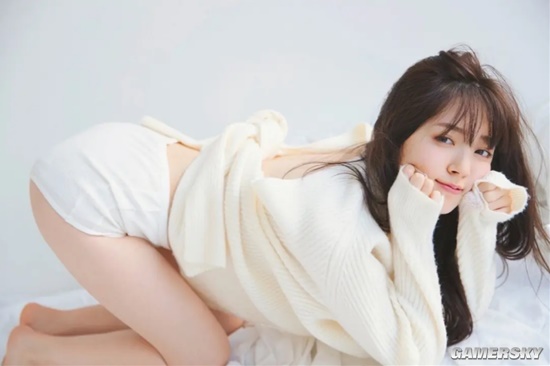 可盐可甜人美声甜 满足幻想的日本女星铃木爱理