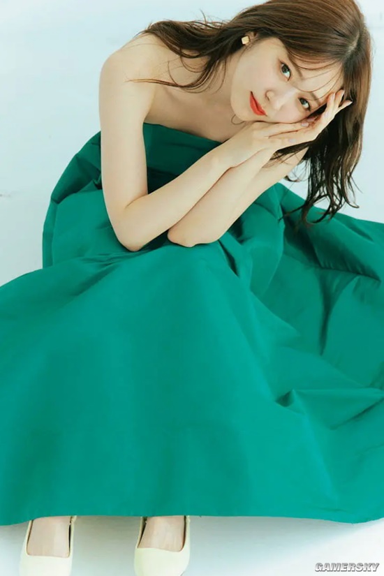 可盐可甜人美声甜 满足幻想的日本女星铃木爱理