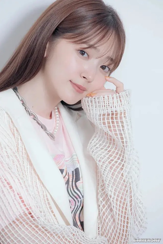 可盐可甜人美声甜 满足幻想的日本女星铃木爱理