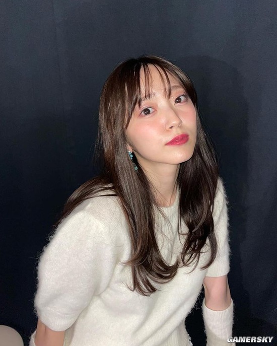 可盐可甜人美声甜 满足幻想的日本女星铃木爱理