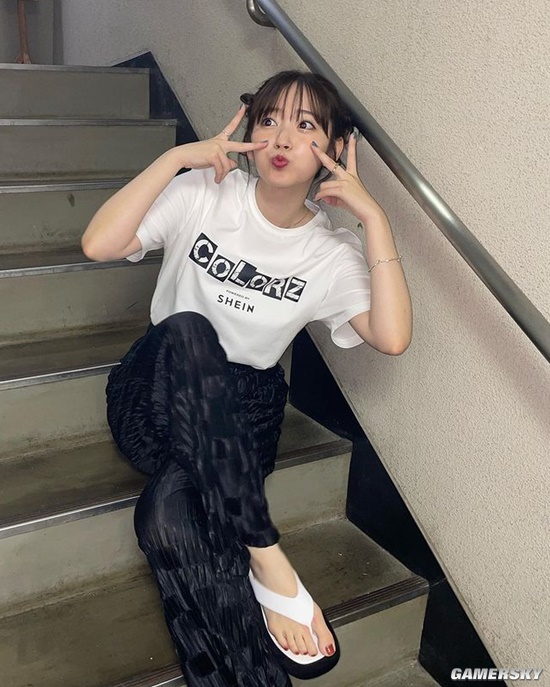 可盐可甜人美声甜 满足幻想的日本女星铃木爱理