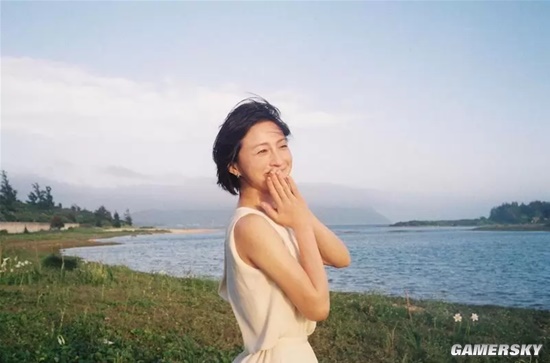 42岁广末凉子时隔22年再出写真 招牌笑容依旧少女感