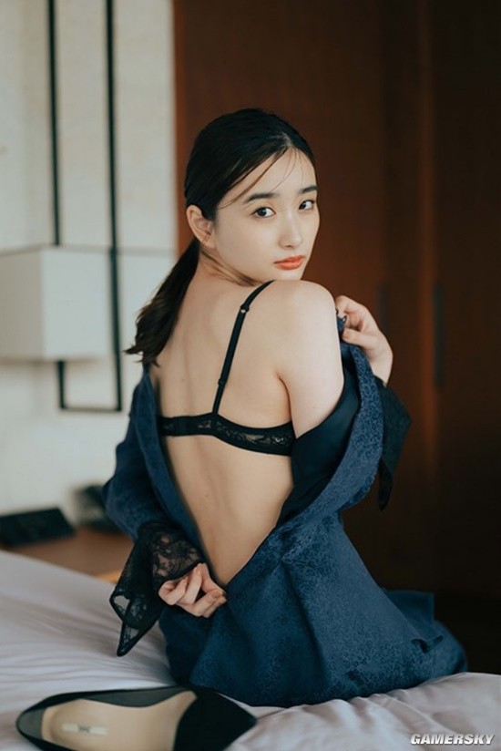 曾号称丰腴版石原里美的安倍乙 靠写真打出自己名号