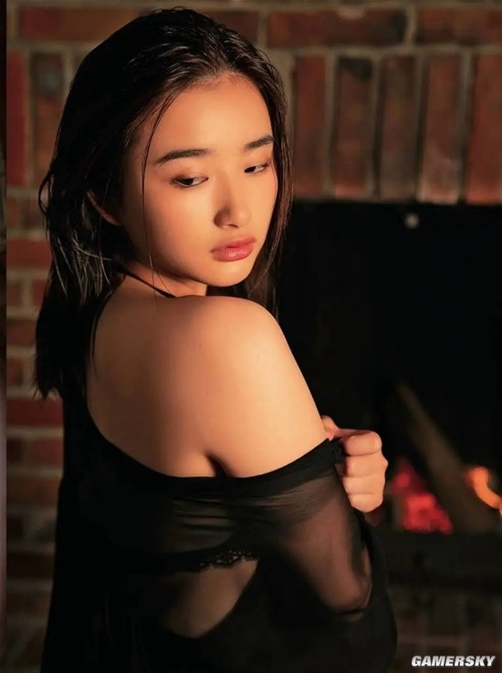 曾号称丰腴版石原里美的安倍乙 靠写真打出自己名号