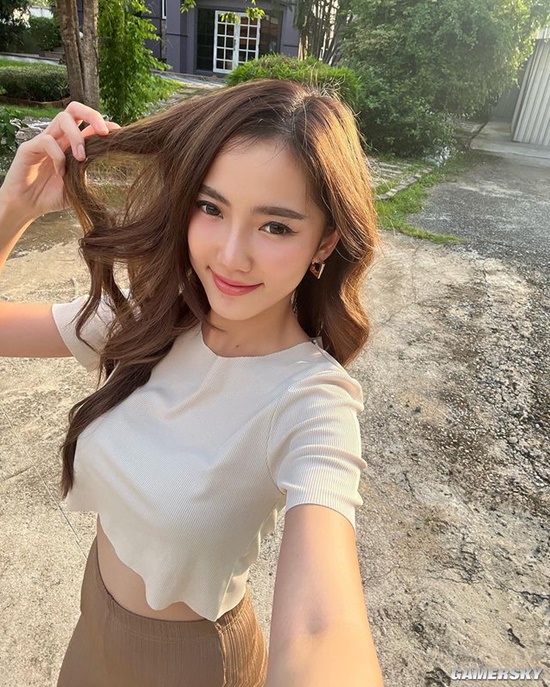 甜美颜值御姐身材 泰国时装模特爱晒泳装写真