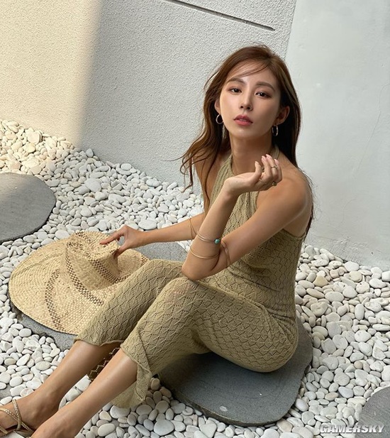 全身比例爆表 韩系御姐大秀泳装好身材