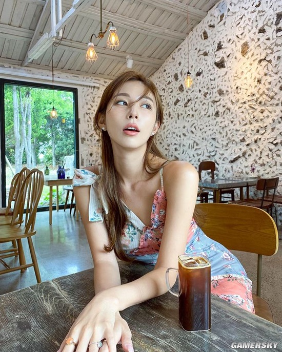 全身比例爆表 韩系御姐大秀泳装好身材