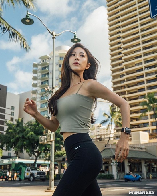 全身比例爆表 韩系御姐大秀泳装好身材