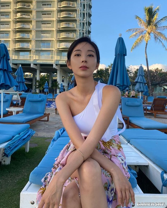 全身比例爆表 韩系御姐大秀泳装好身材