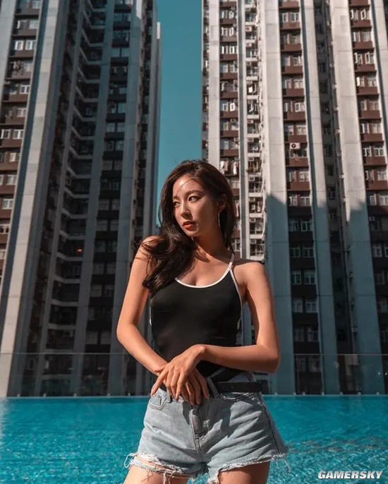 全身比例爆表 韩系御姐大秀泳装好身材