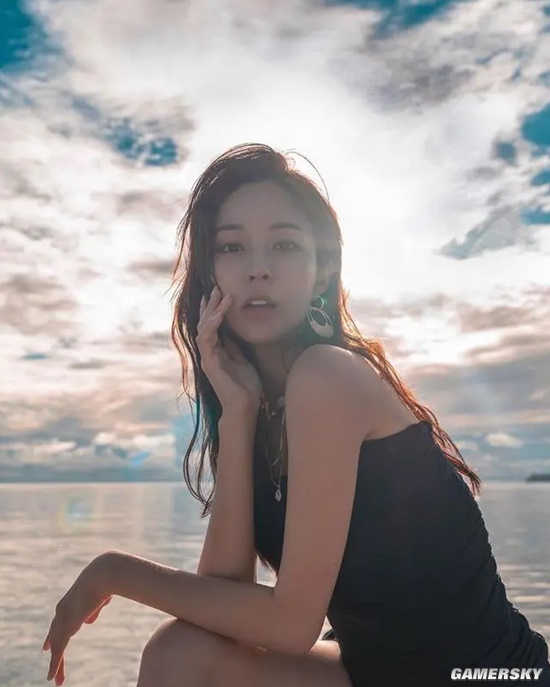 全身比例爆表 韩系御姐大秀泳装好身材