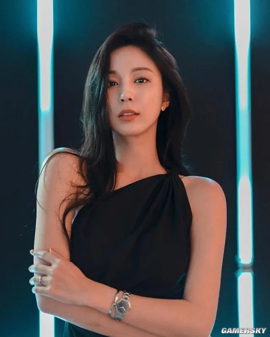 全身比例爆表 韩系御姐大秀泳装好身材