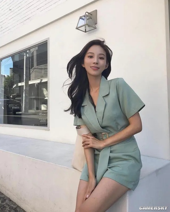 全身比例爆表 韩系御姐大秀泳装好身材