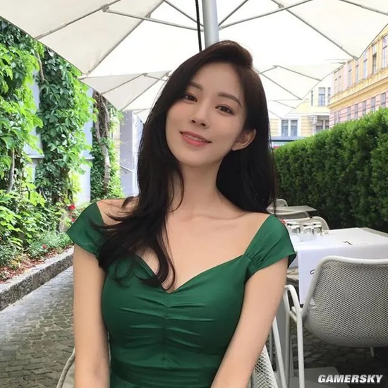 全身比例爆表 韩系御姐大秀泳装好身材