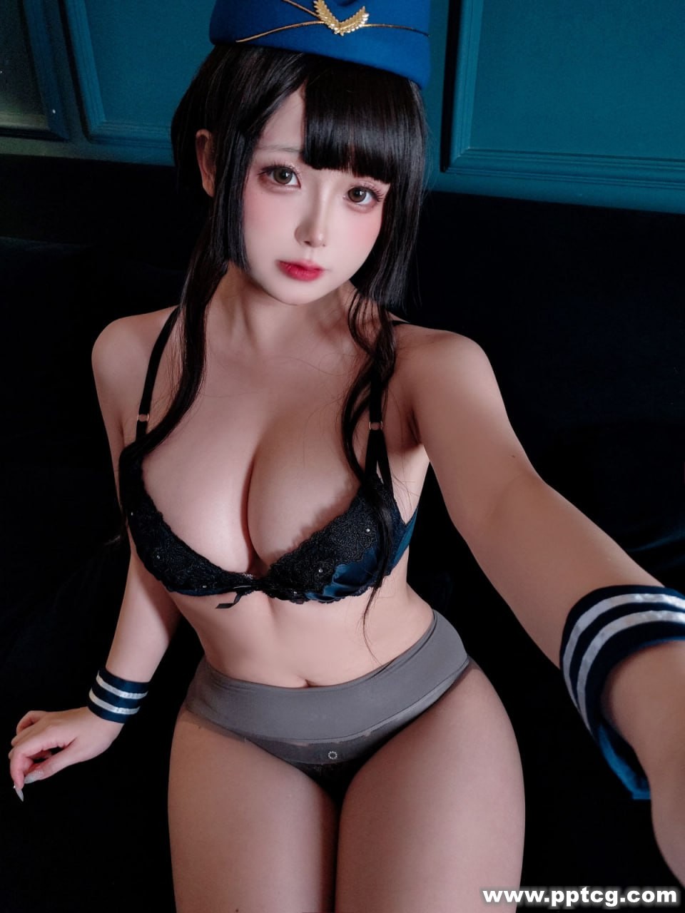 日奈娇  头等舱休息室