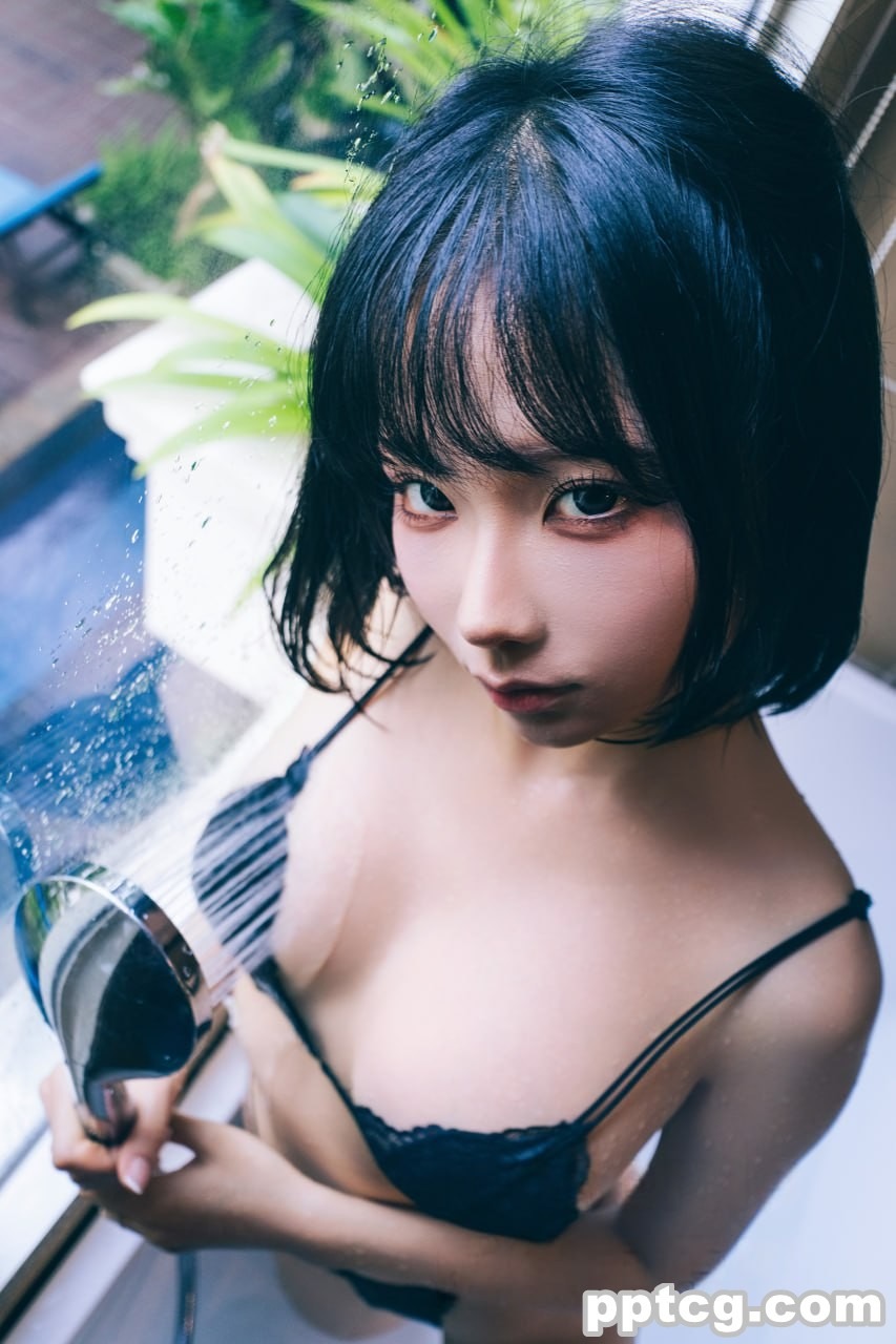 蠢沫沫  凝视