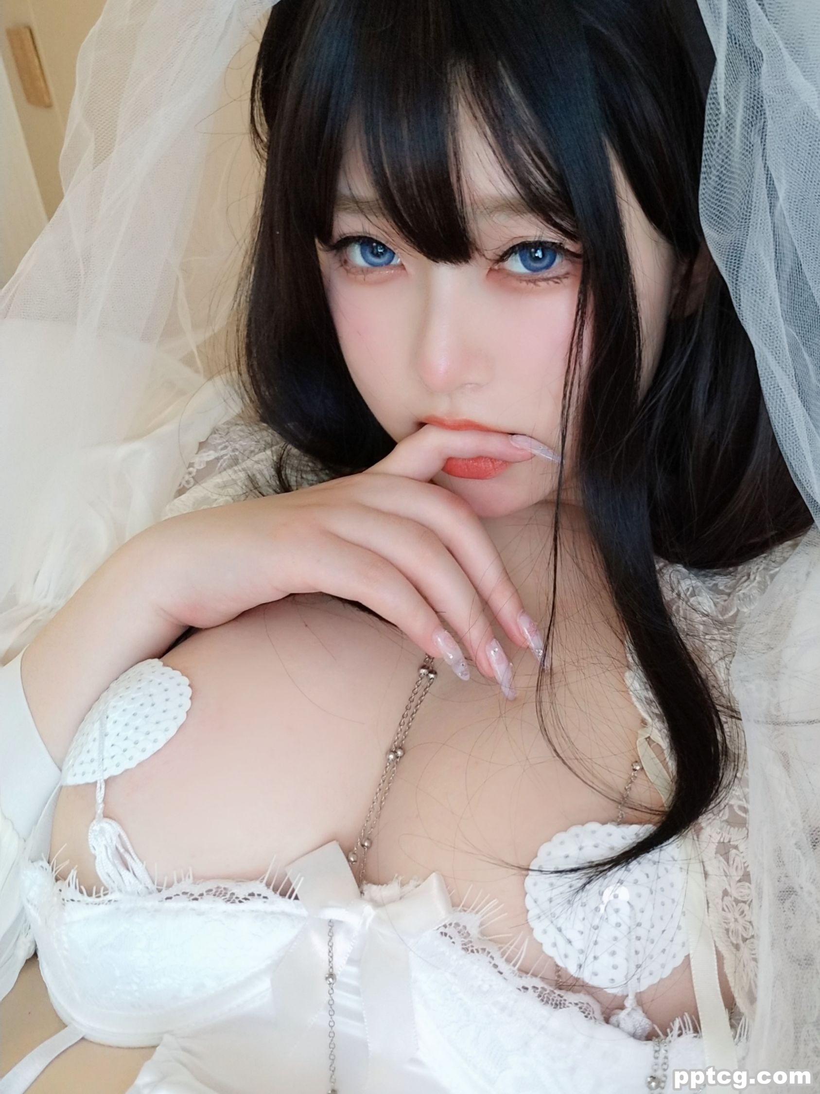 女主K 白双子