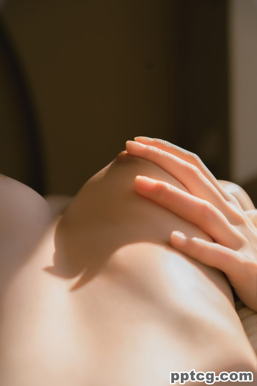 桃良阿宅  白毛衣