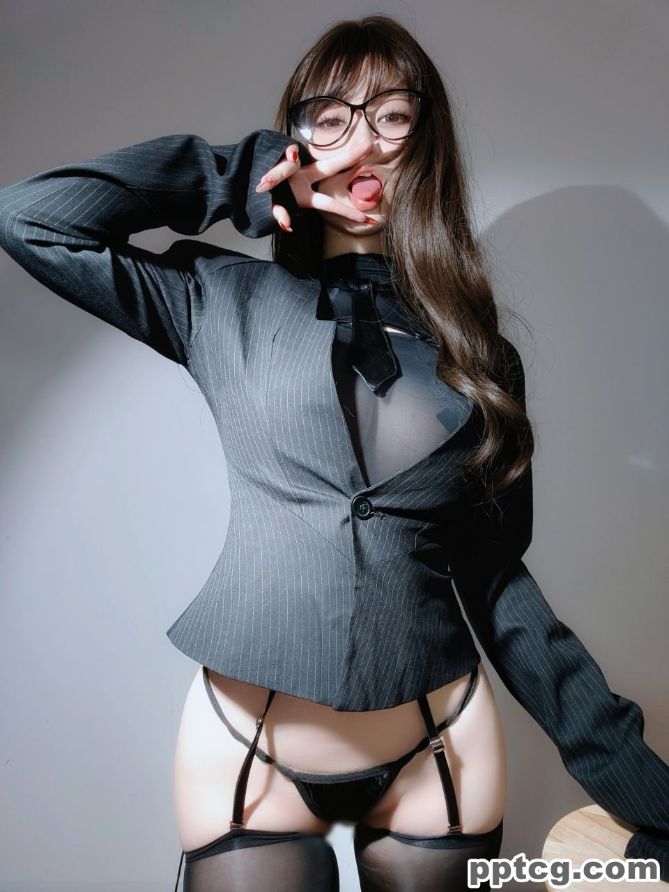 女主K  秘书  丝袜