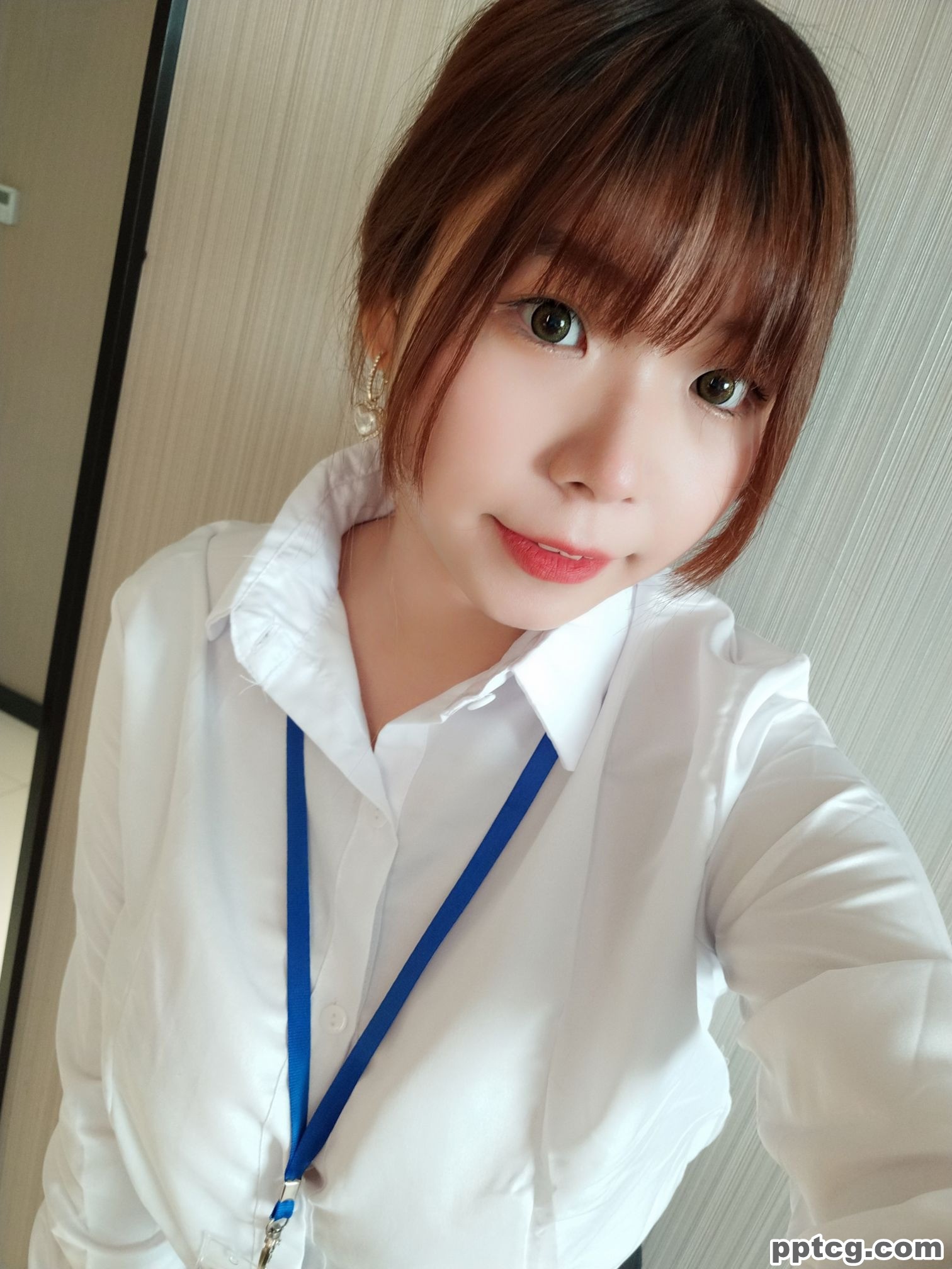 无颜小天使wy  OL今天的颜颜也不想加班