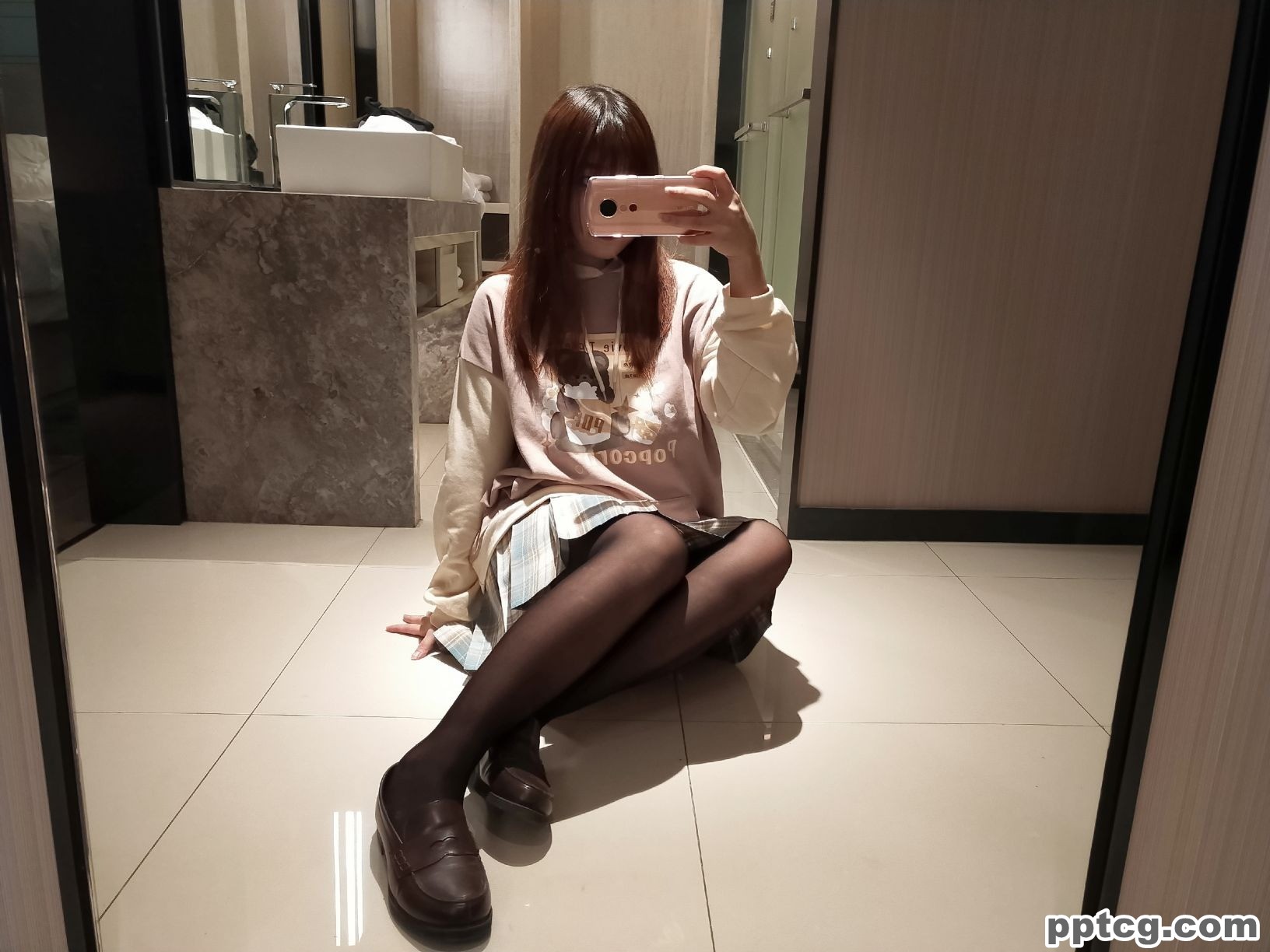 无颜小天使wy  OL今天的颜颜也不想加班