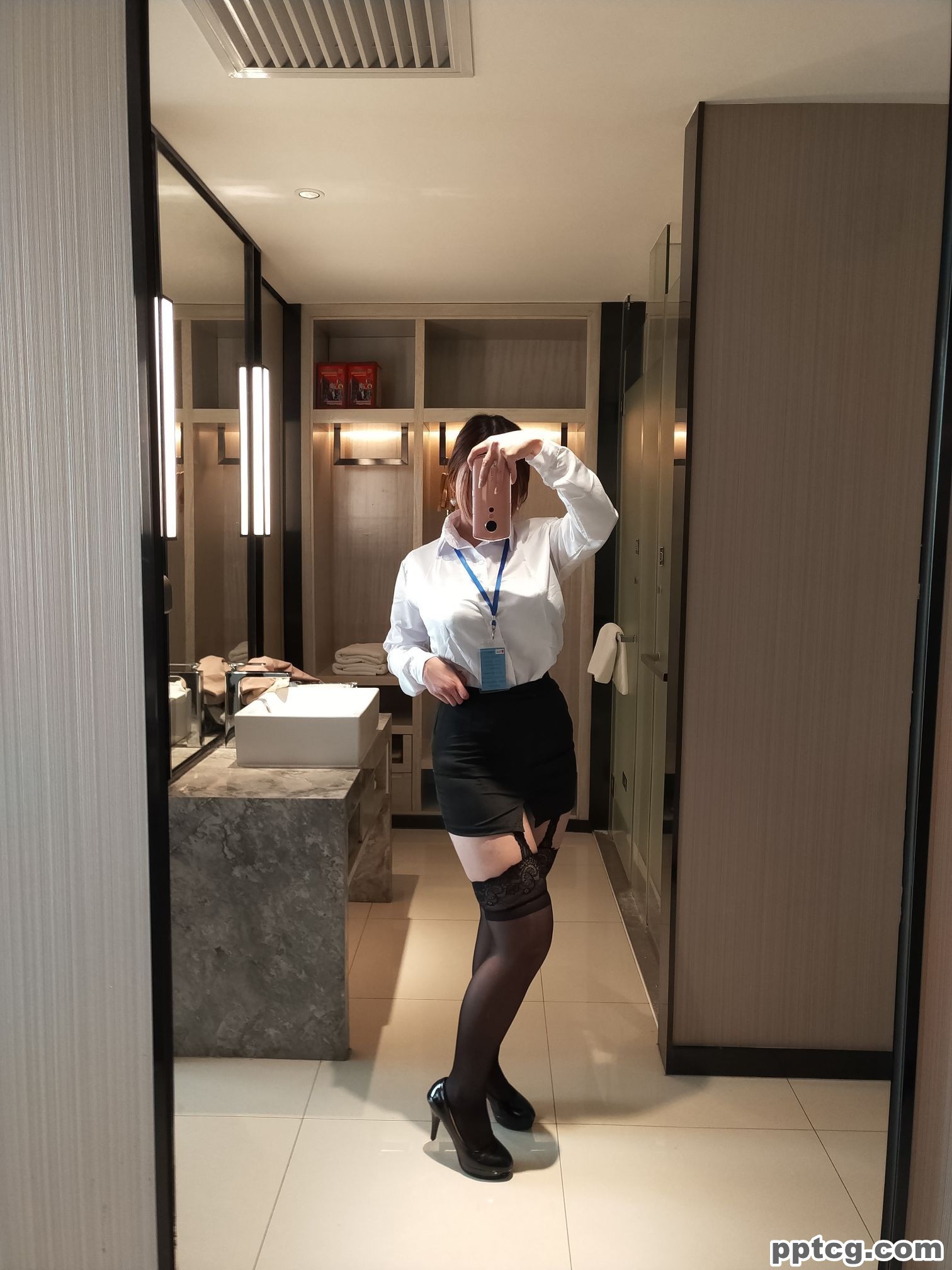无颜小天使wy  OL今天的颜颜也不想加班