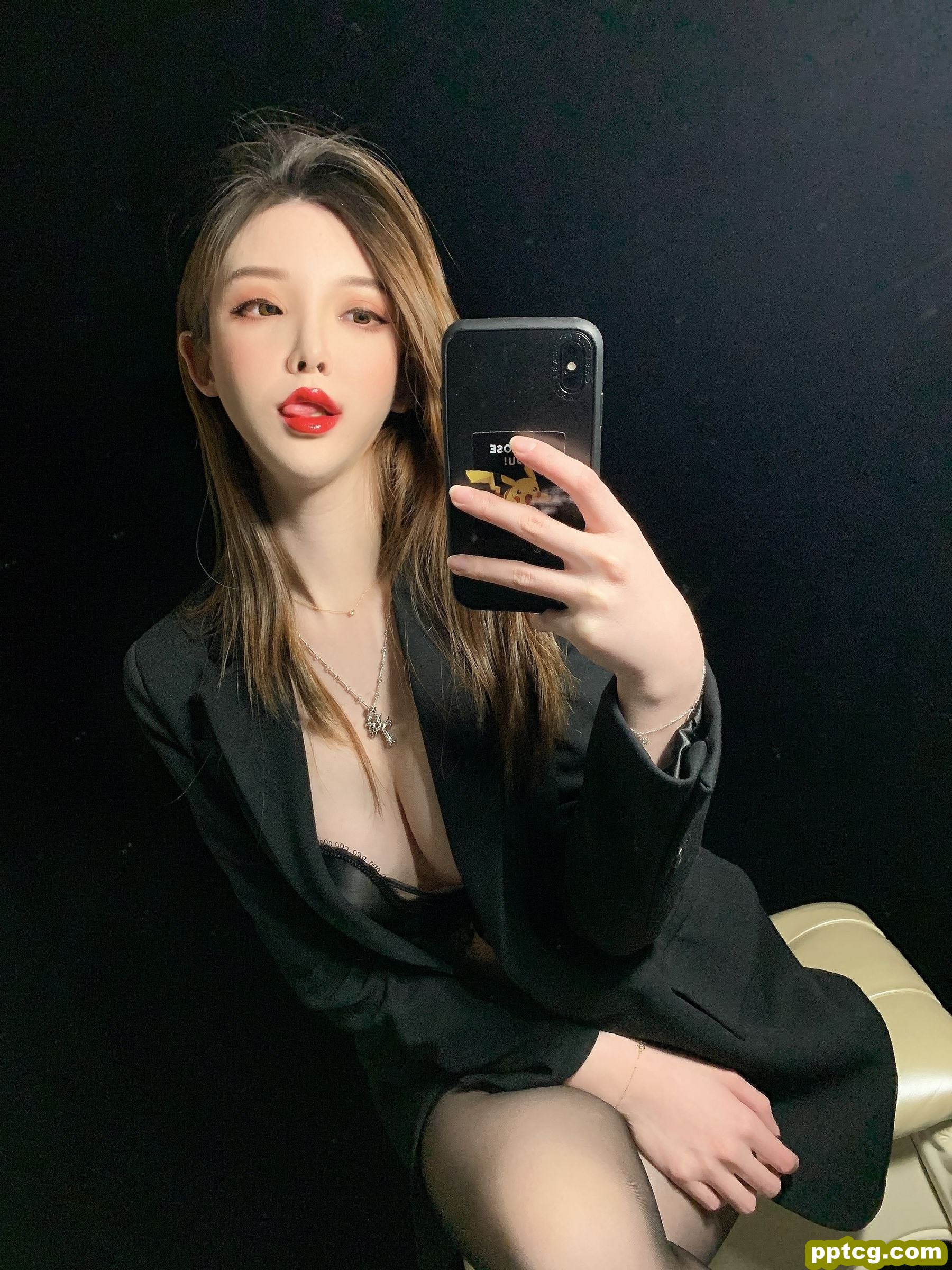 一小央泽  优雅的坏女人罢了