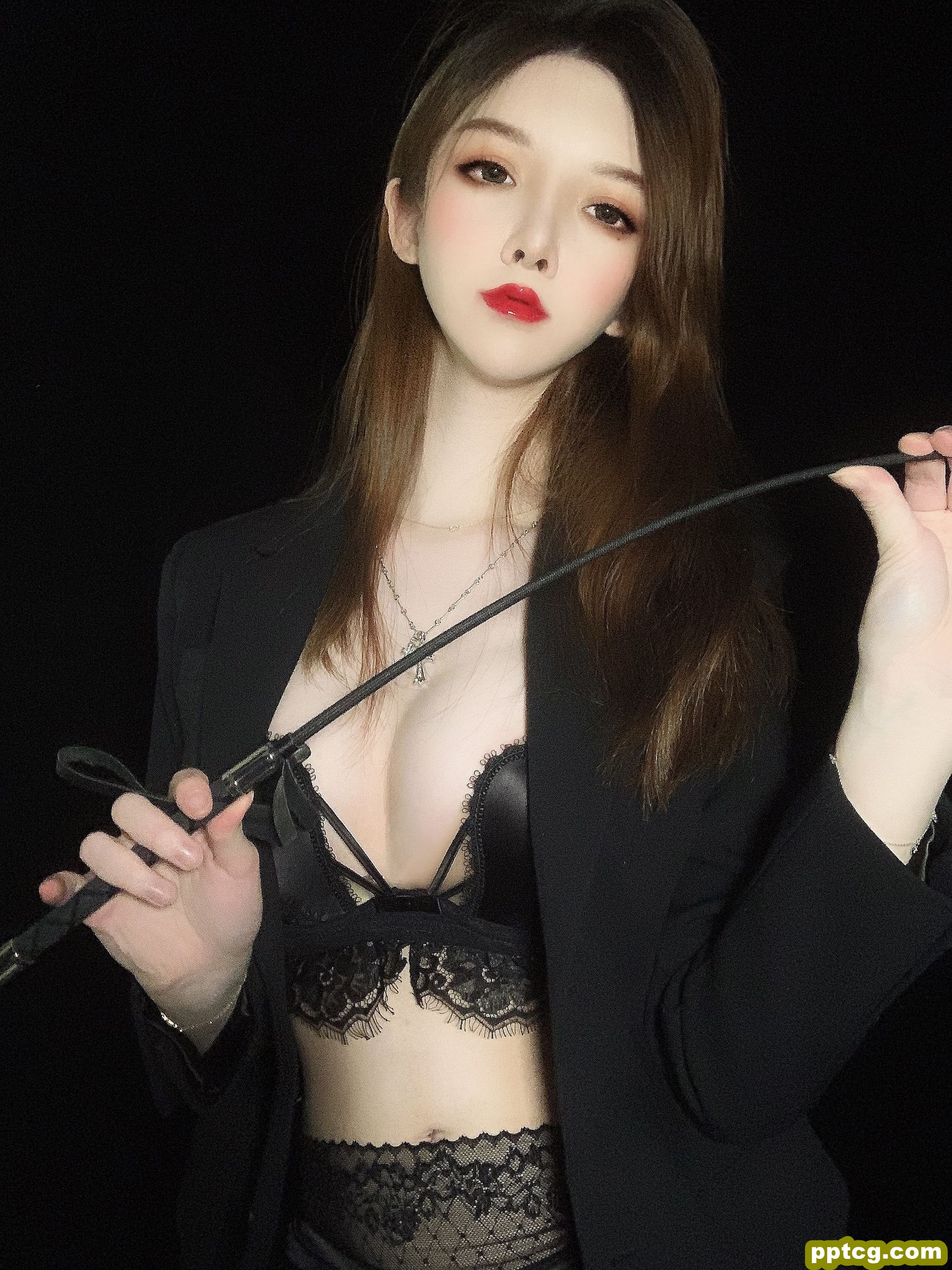 一小央泽  优雅的坏女人罢了