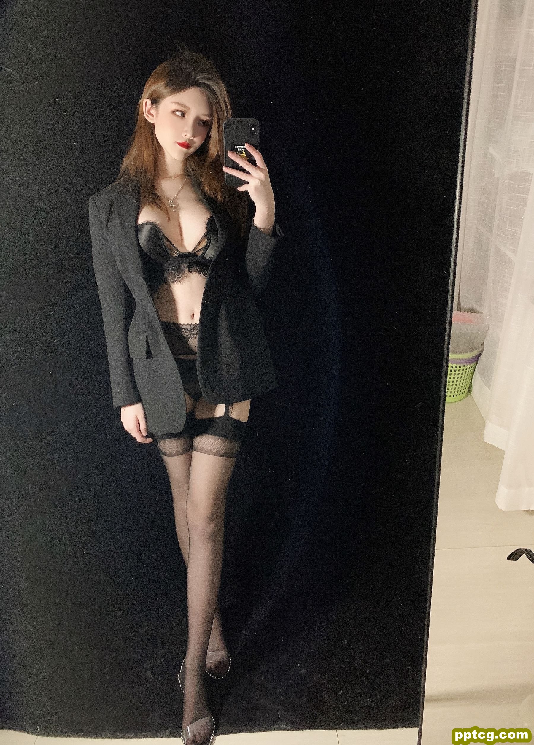 一小央泽  优雅的坏女人罢了