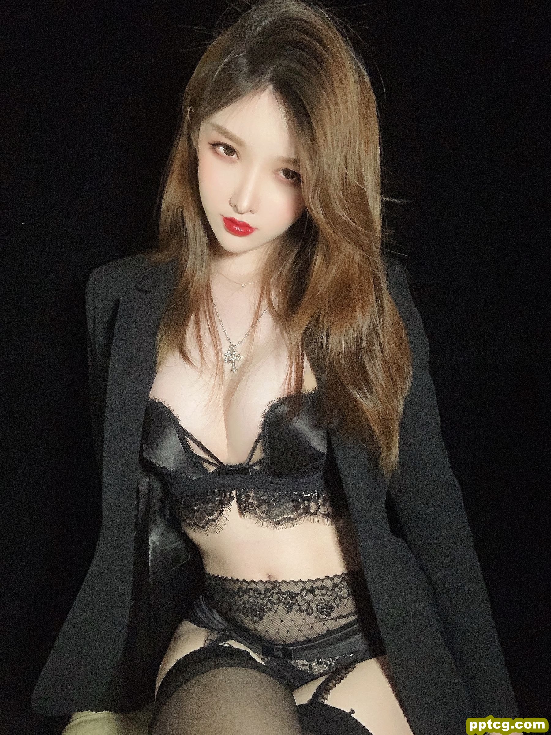 一小央泽  优雅的坏女人罢了