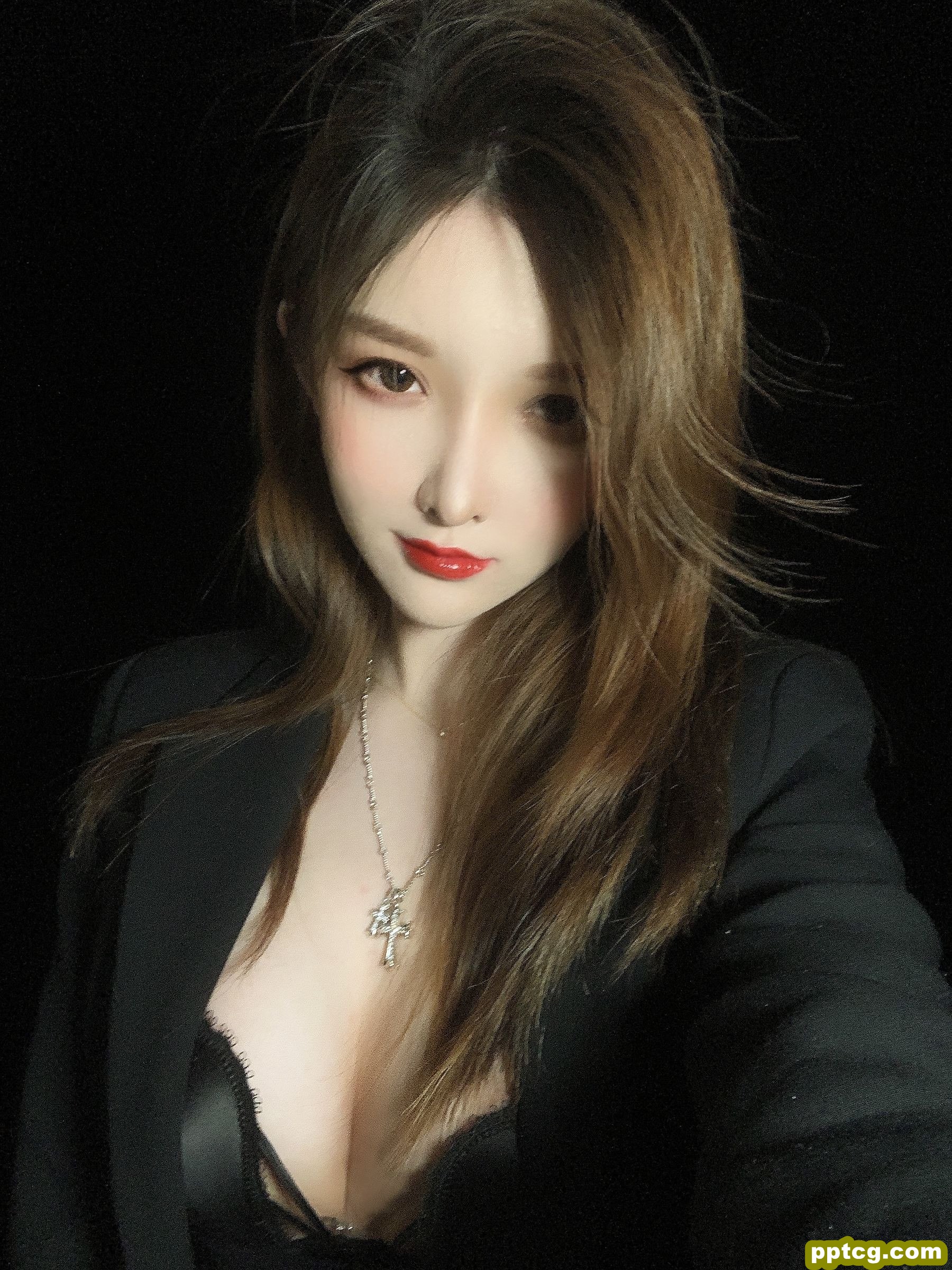一小央泽  优雅的坏女人罢了